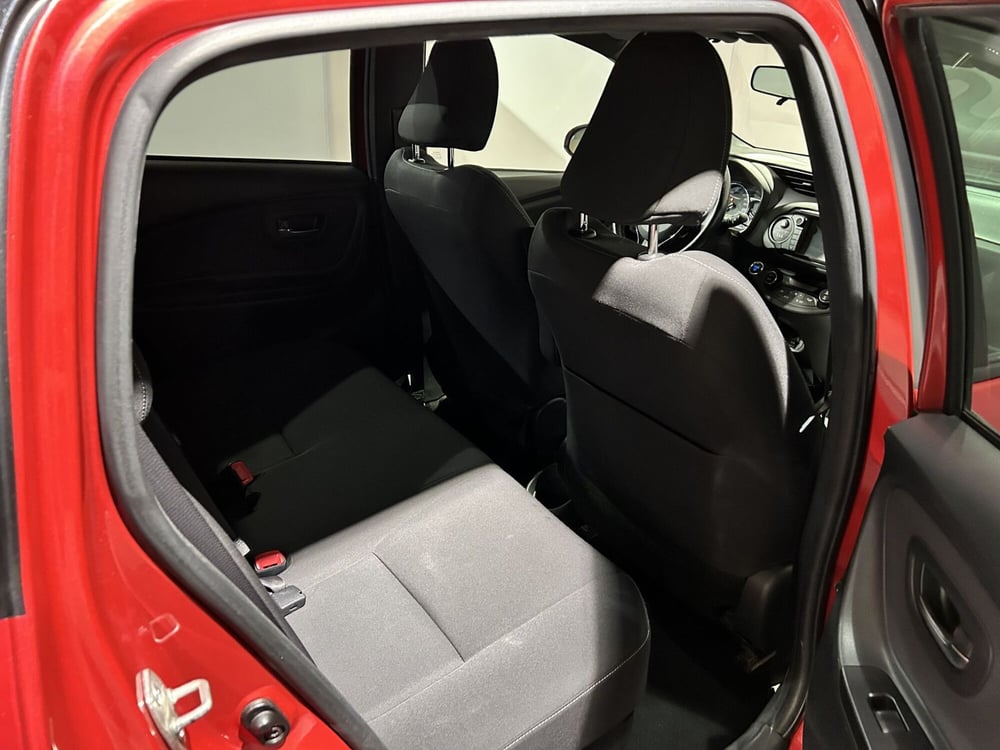 Toyota Yaris usata a Milano (8)