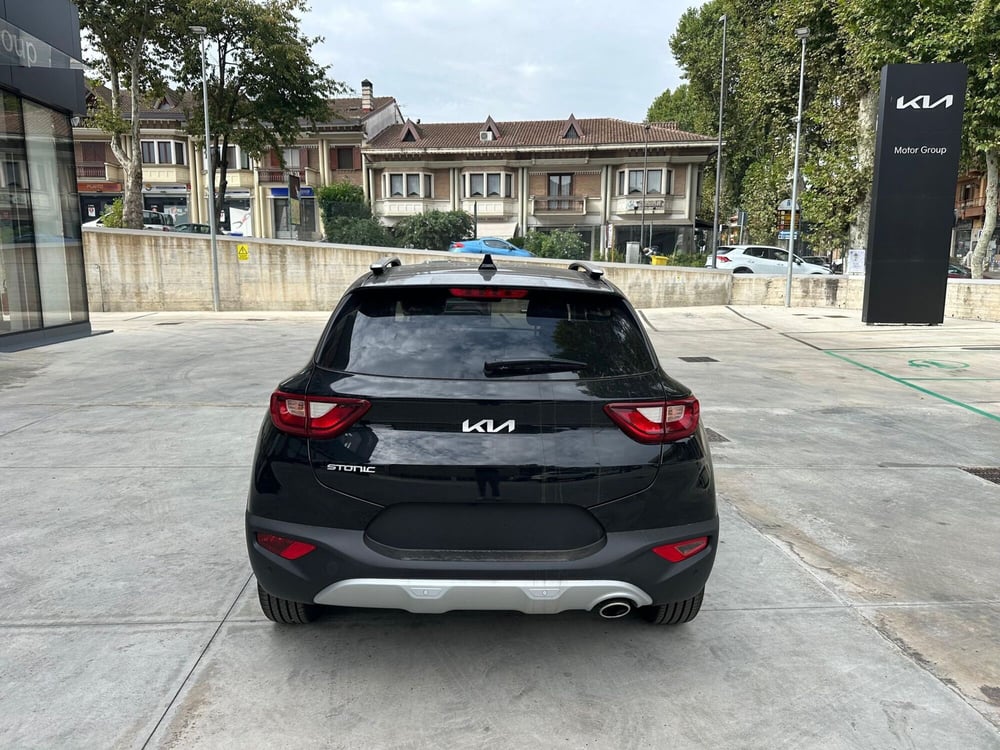 Kia Stonic nuova a Napoli (5)