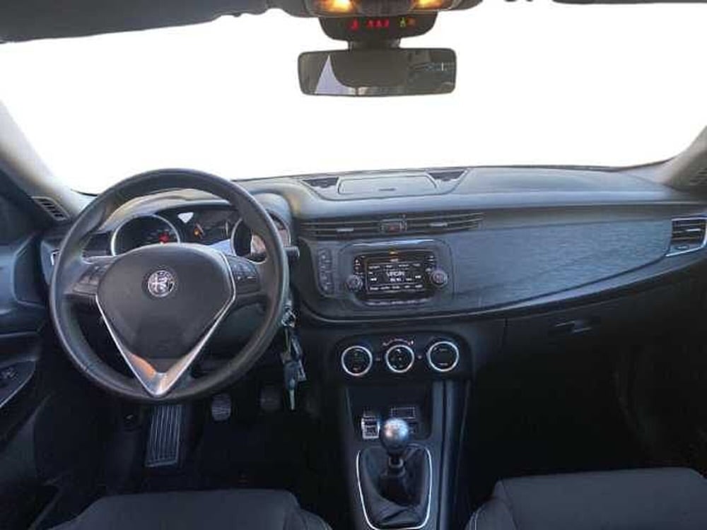 Alfa Romeo Giulietta usata a Siena (18)