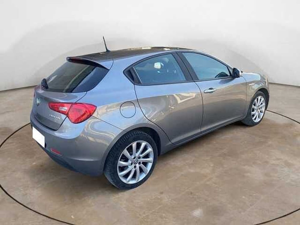 Alfa Romeo Giulietta usata a Siena (6)
