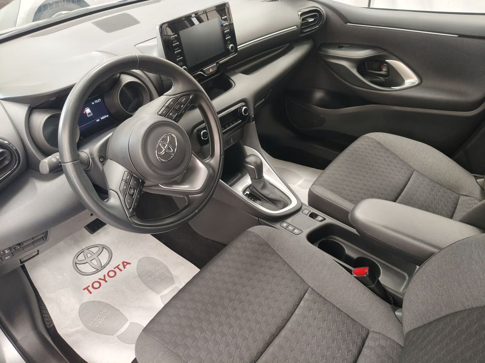 Toyota Yaris usata a Roma (12)