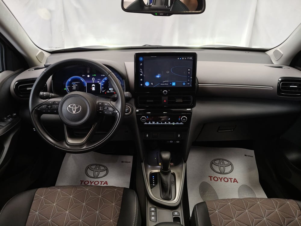 Toyota Yaris Cross usata a Roma (8)