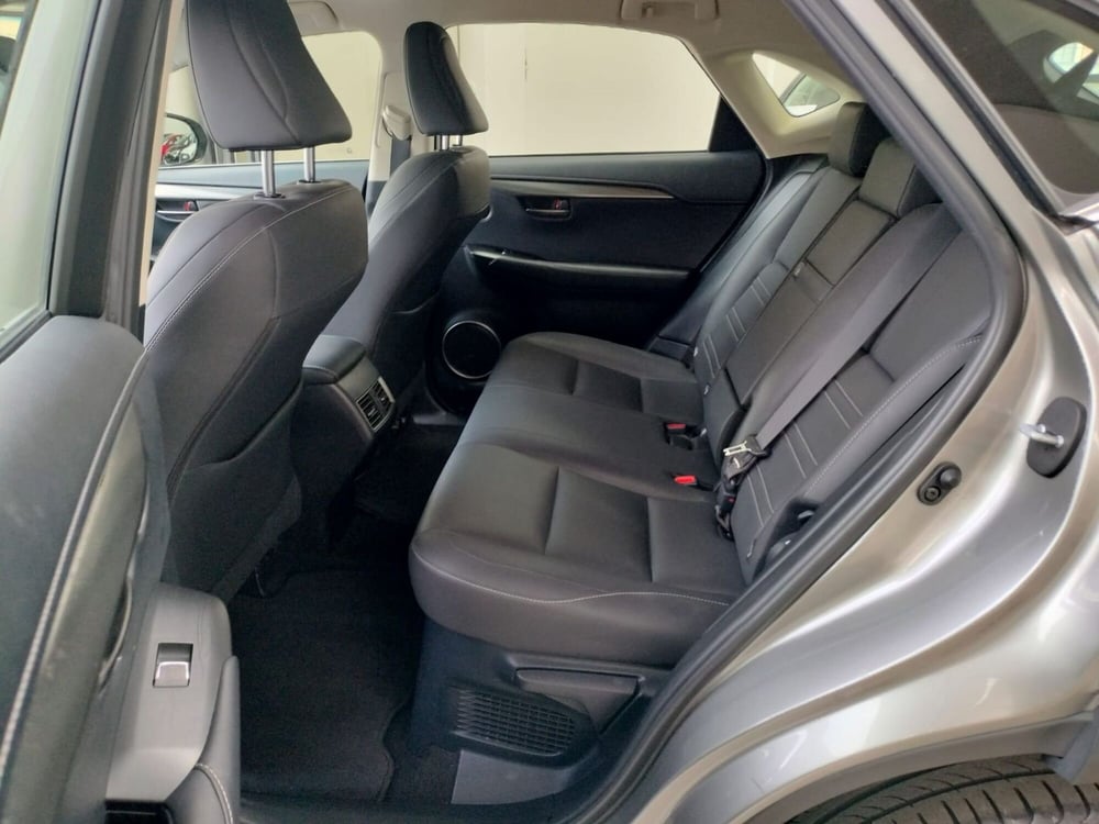 Lexus NX usata a Modena (13)