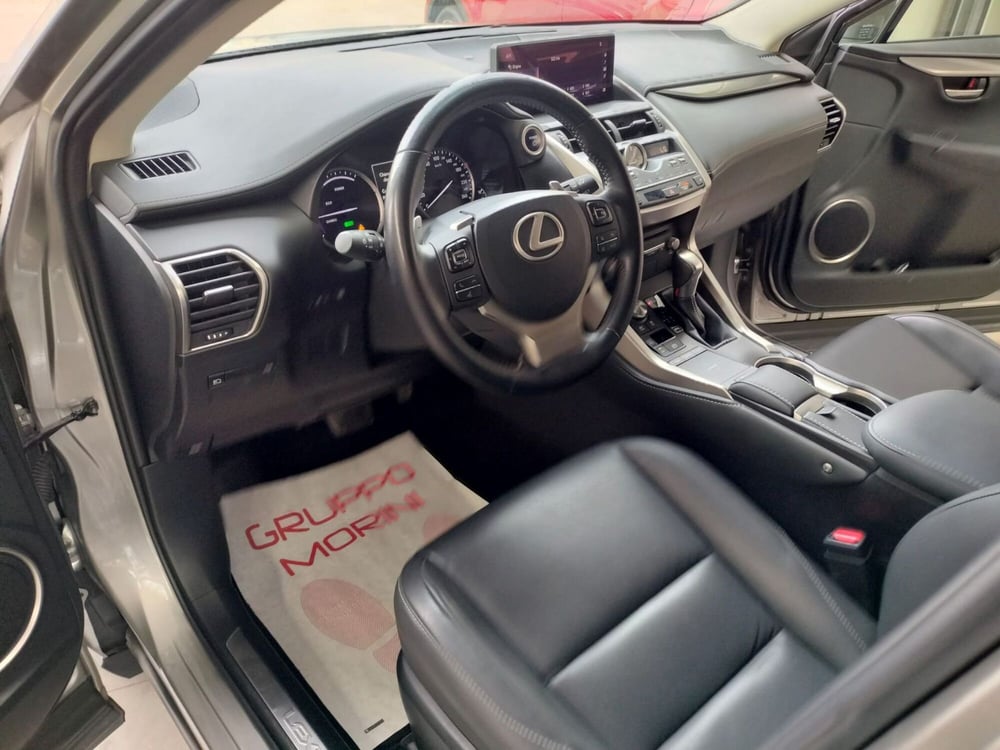 Lexus NX usata a Modena (9)