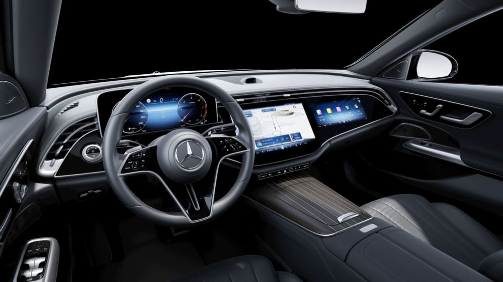 Mercedes-Benz Classe E nuova a Milano (8)