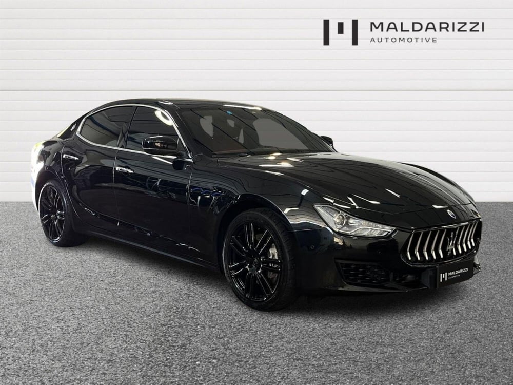 Maserati Ghibli usata a Bari (11)