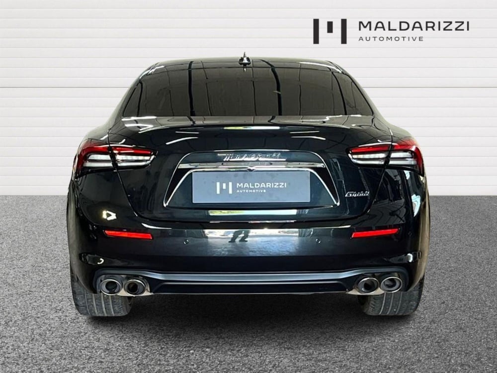 Maserati Ghibli usata a Bari (3)