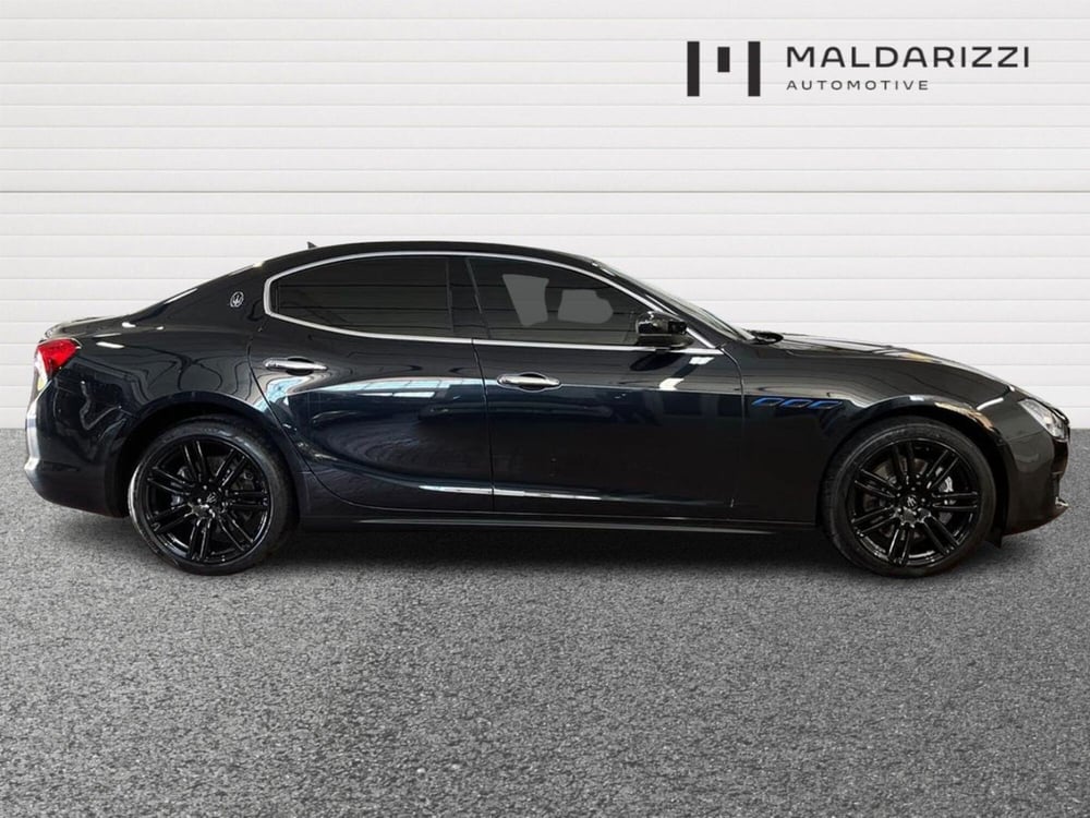 Maserati Ghibli usata a Bari (5)