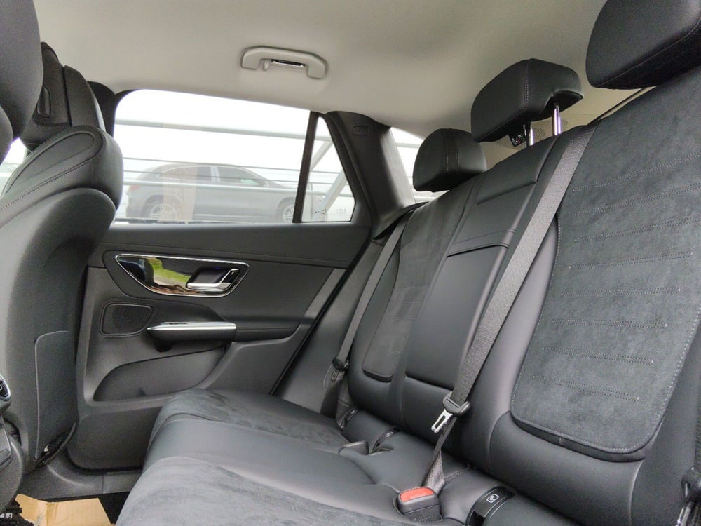 Mercedes-Benz GLC nuova a Chieti (20)
