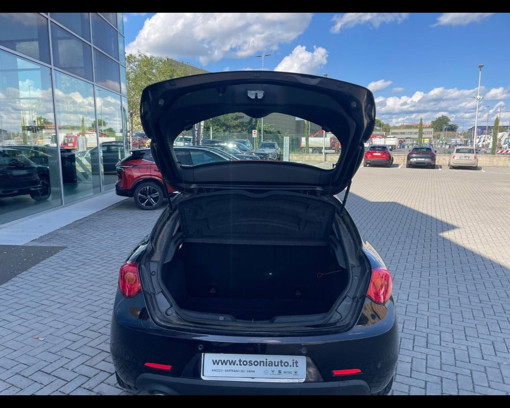 Alfa Romeo Giulietta usata a Siena (11)
