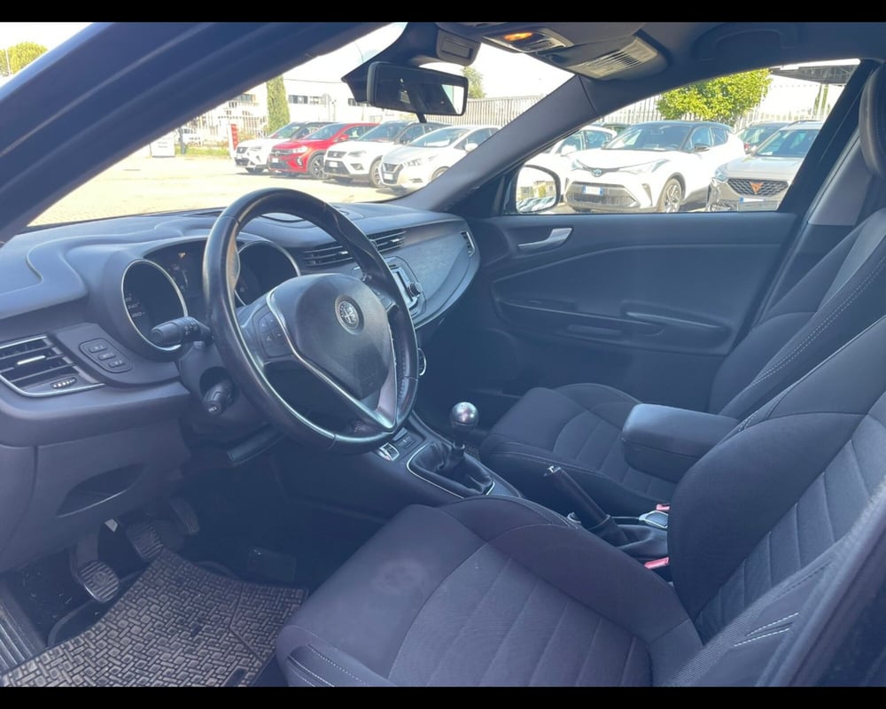 Alfa Romeo Giulietta usata a Siena (7)