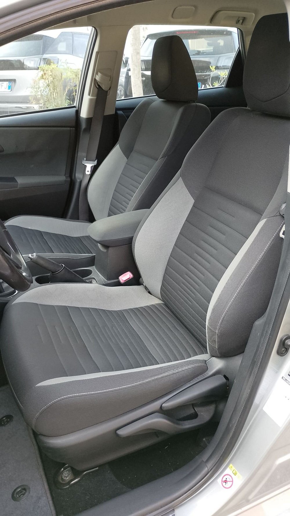 Toyota Auris Station Wagon usata a Salerno (6)