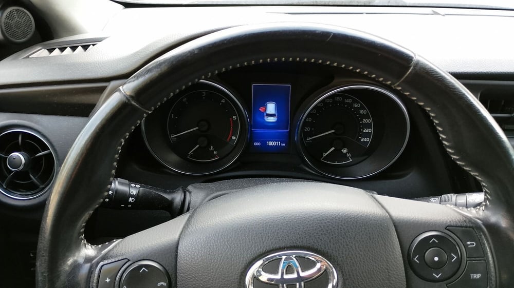 Toyota Auris Station Wagon usata a Salerno (8)