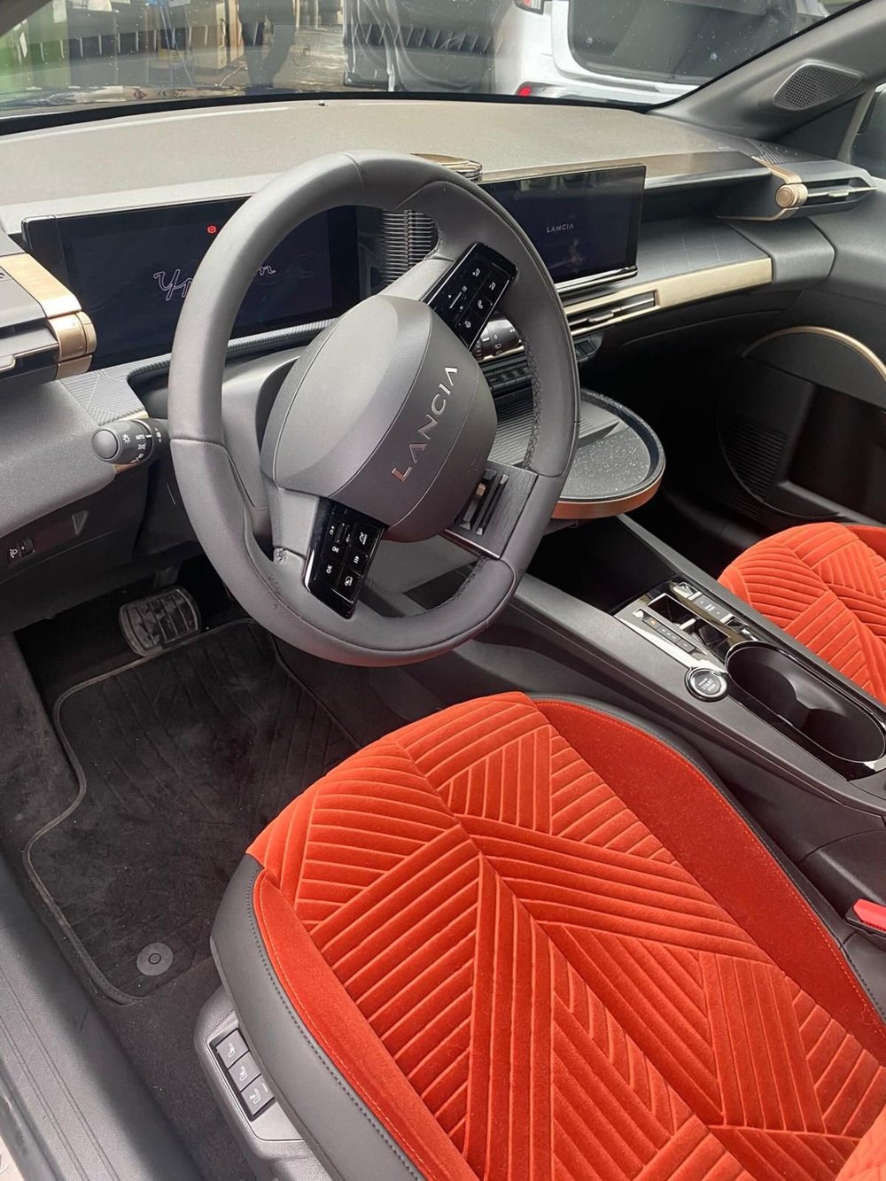 Lancia Ypsilon usata a Frosinone (8)