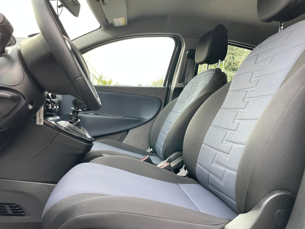 Lancia Ypsilon usata a Ancona (11)
