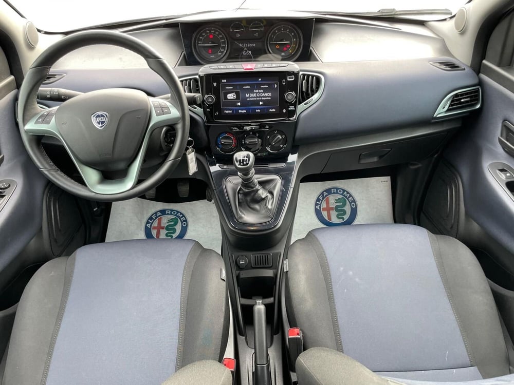Lancia Ypsilon usata a Ancona (12)