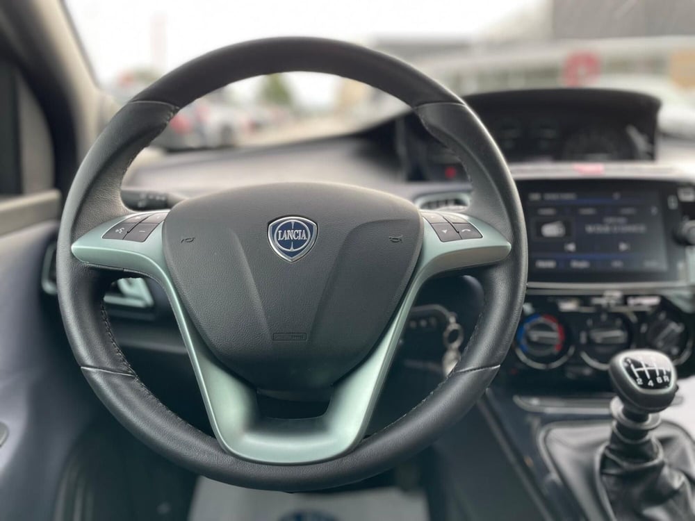 Lancia Ypsilon usata a Ancona (13)