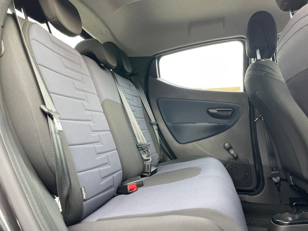 Lancia Ypsilon usata a Ancona (20)