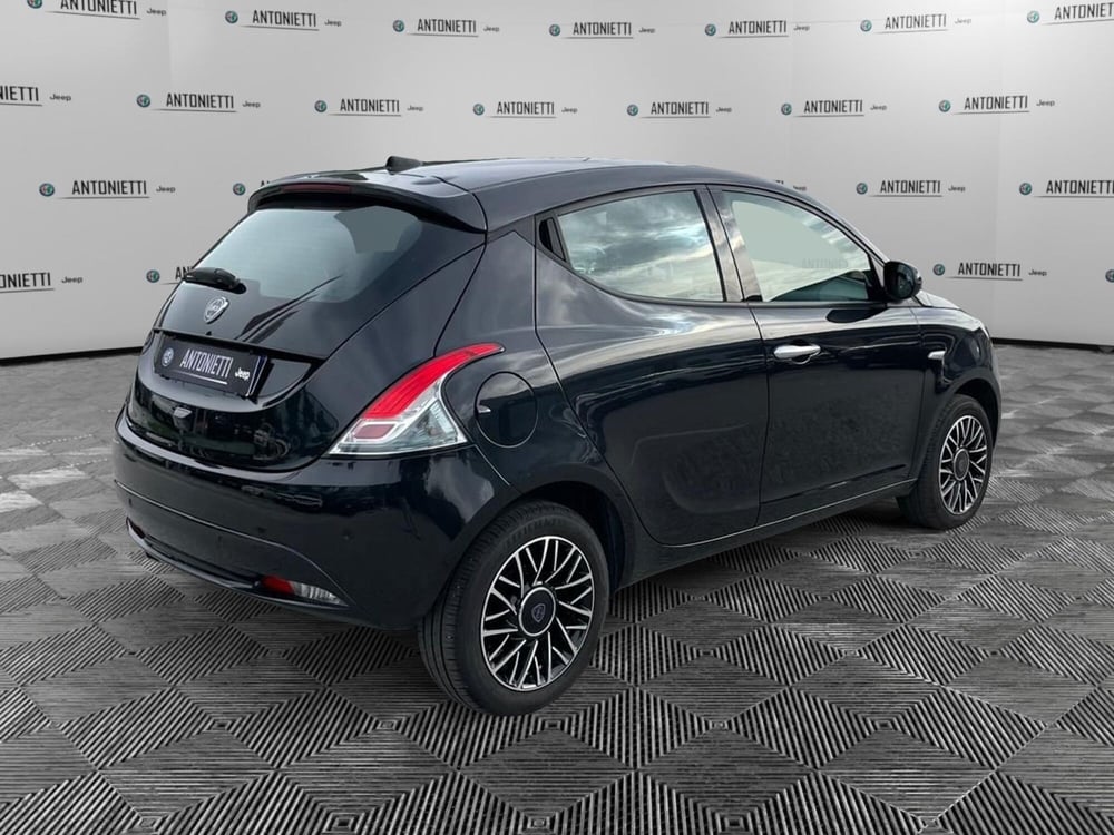 Lancia Ypsilon usata a Ancona (5)