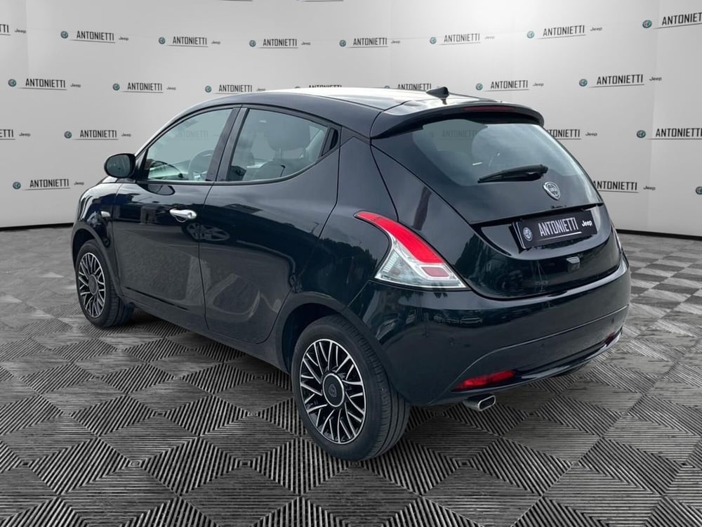 Lancia Ypsilon usata a Ancona (7)