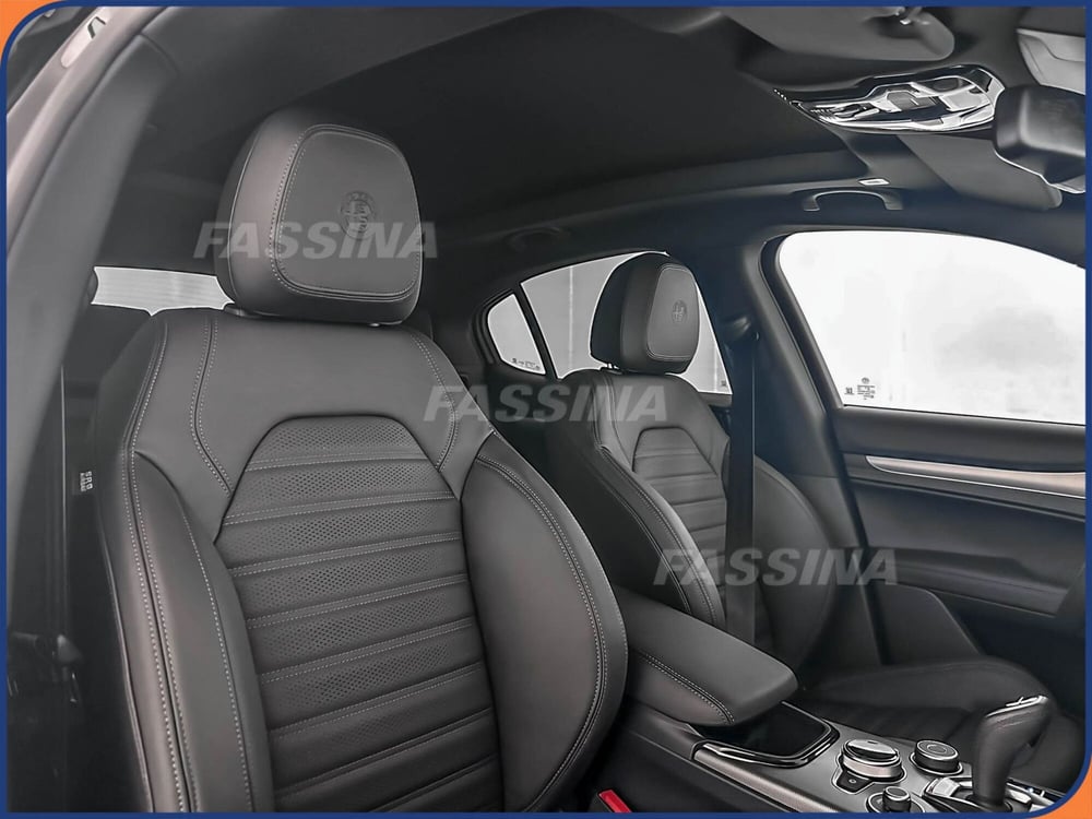 Alfa Romeo Stelvio nuova a Milano (13)