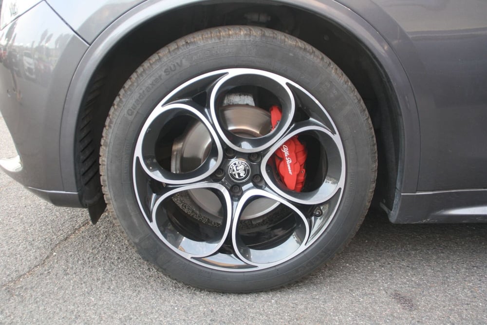 Alfa Romeo Stelvio usata a Catania (11)