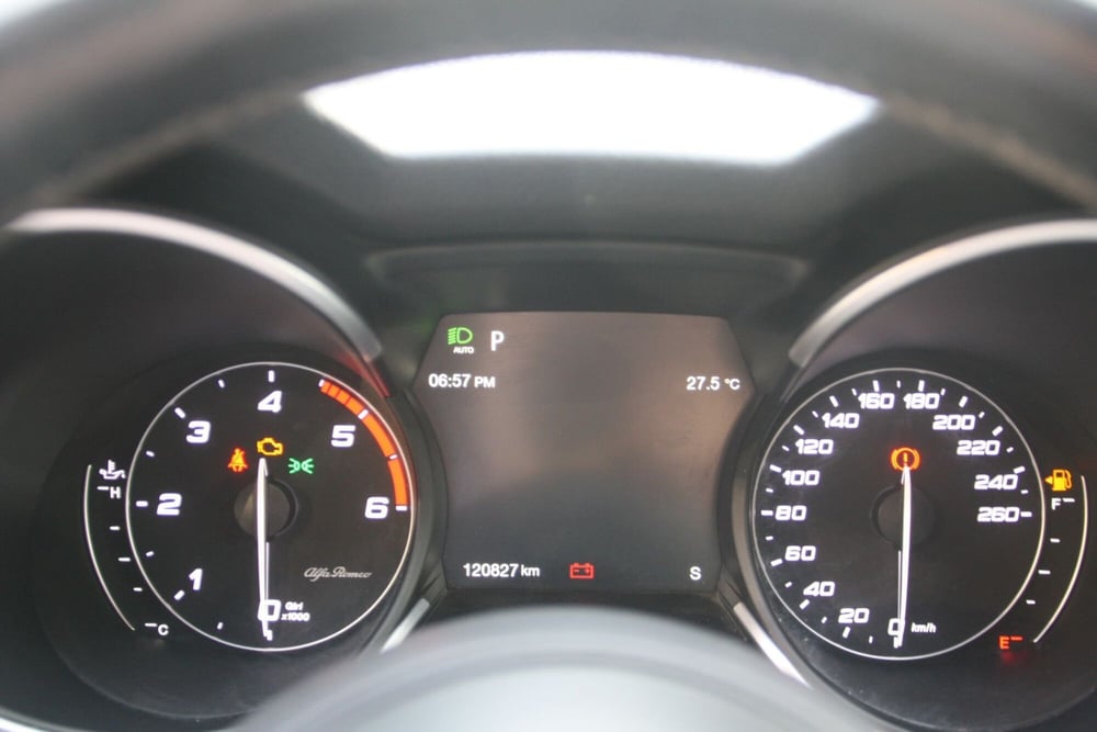 Alfa Romeo Stelvio usata a Catania (12)