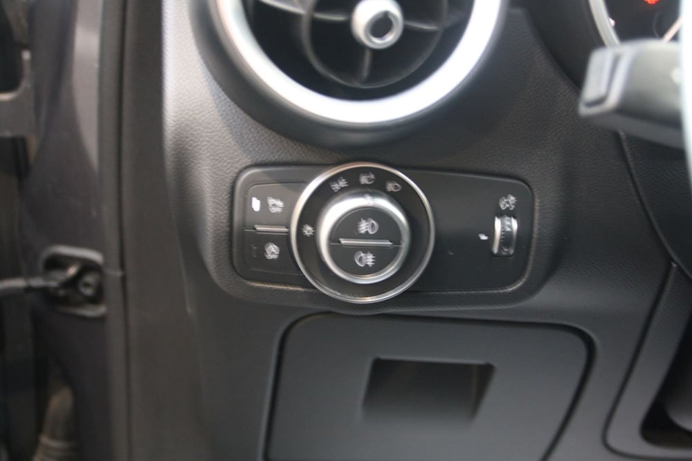 Alfa Romeo Stelvio usata a Catania (16)