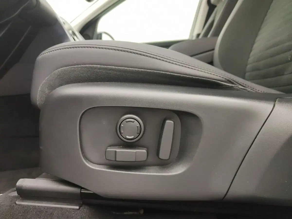 Land Rover Discovery Sport usata a Ragusa (16)
