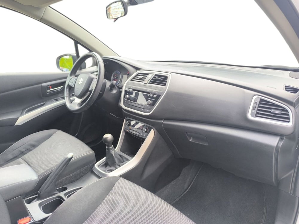 Suzuki S-Cross usata a Udine (12)
