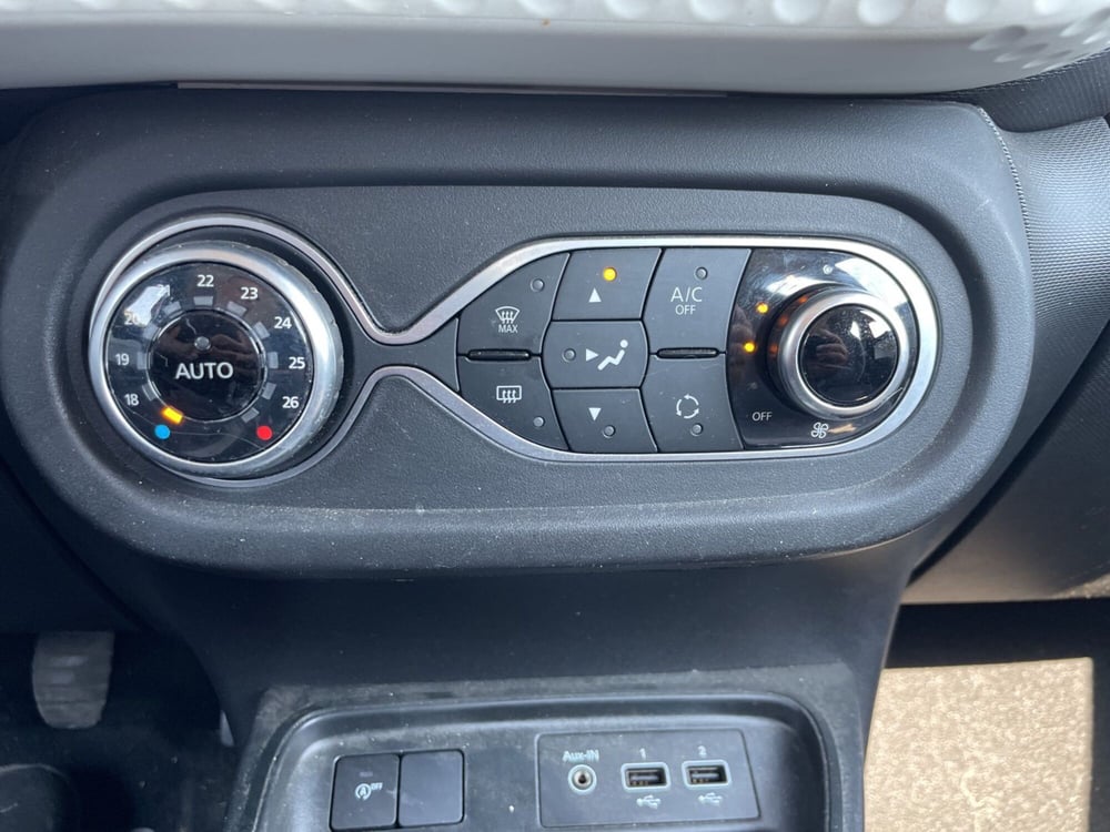 Renault Twingo usata a Latina (17)