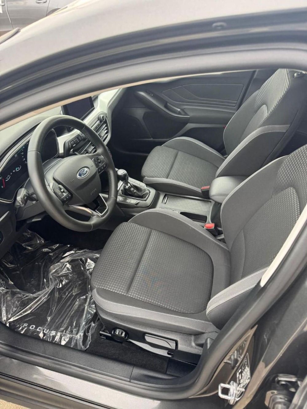 Ford Focus Station Wagon usata a Caserta (9)