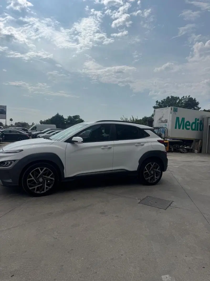 Hyundai Kona usata a Caserta (2)