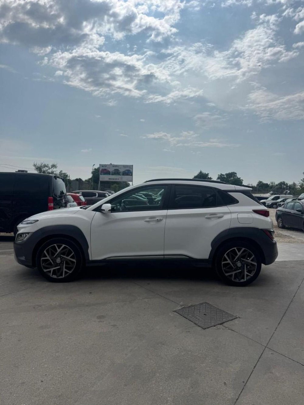Hyundai Kona usata a Caserta (3)