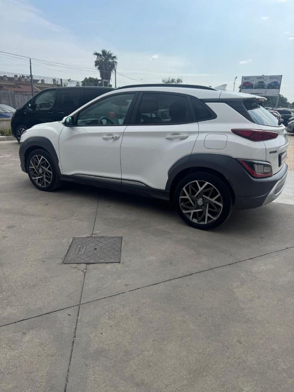 Hyundai Kona usata a Caserta (4)