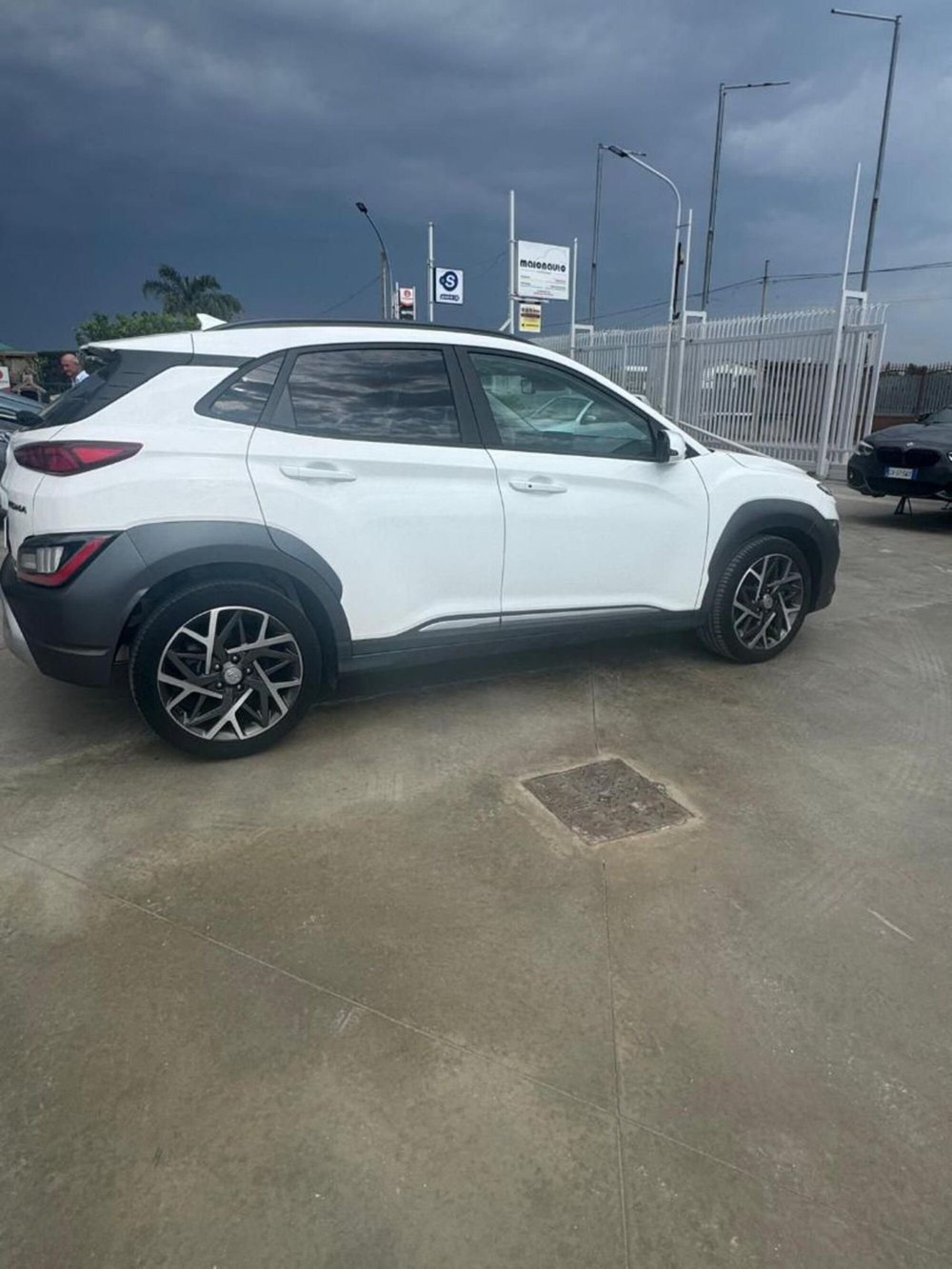 Hyundai Kona usata a Caserta (6)