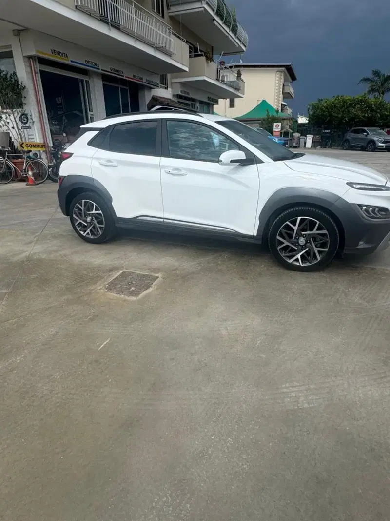 Hyundai Kona usata a Caserta (8)