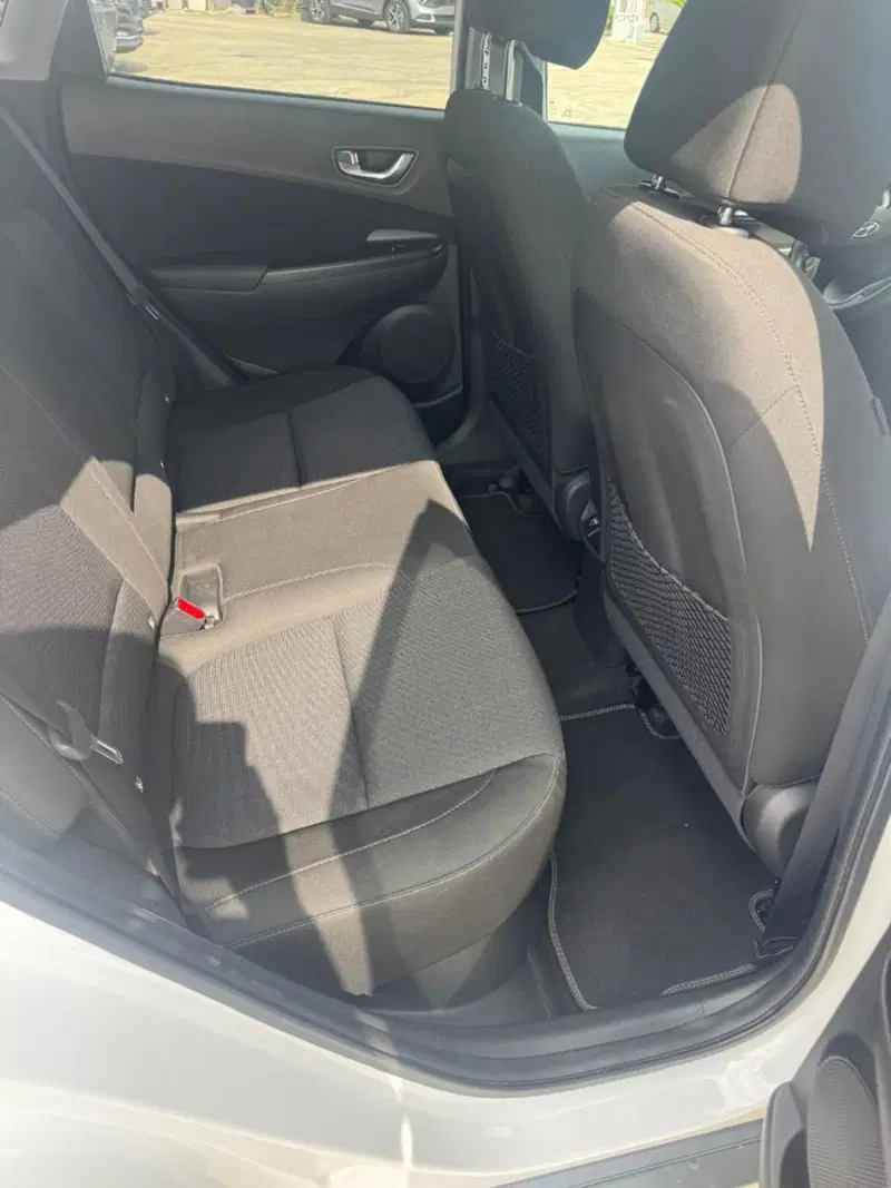 Hyundai Kona usata a Caserta (9)