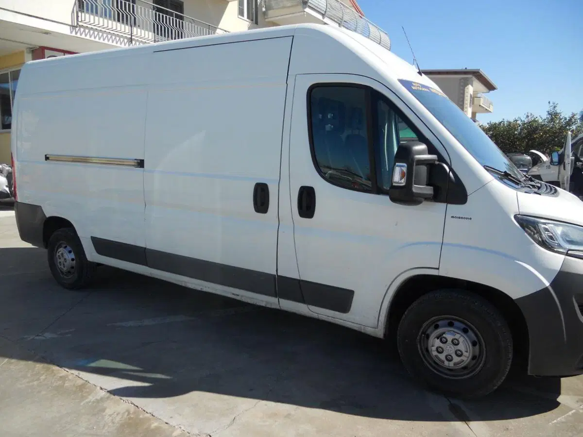 Peugeot Boxer Furgone usata a Caserta (8)