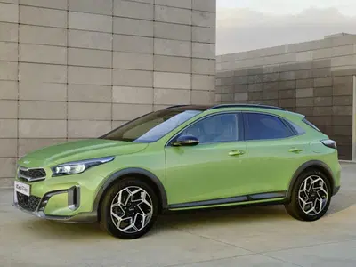 Kia XCeed 1.5 tgdi mhev Business 160cv dct nuova a Parete