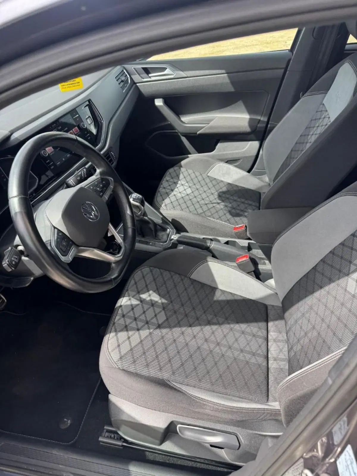 Volkswagen Taigo usata a Caserta (11)