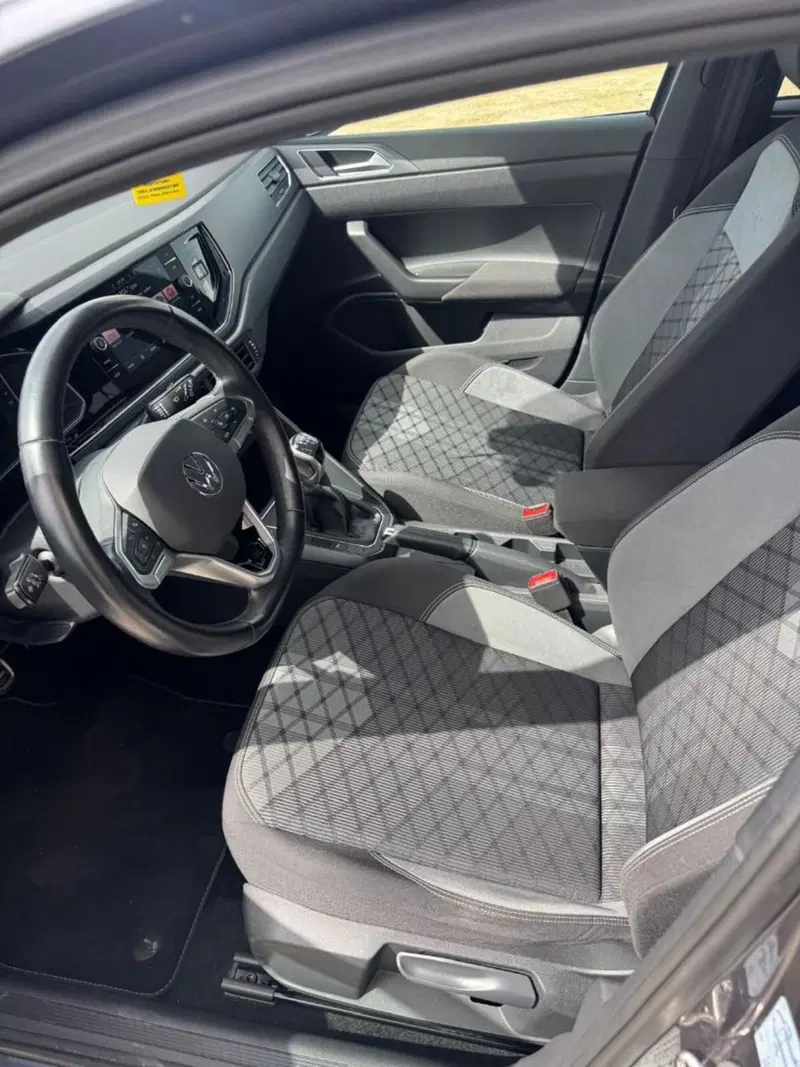 Volkswagen Taigo usata a Caserta (11)