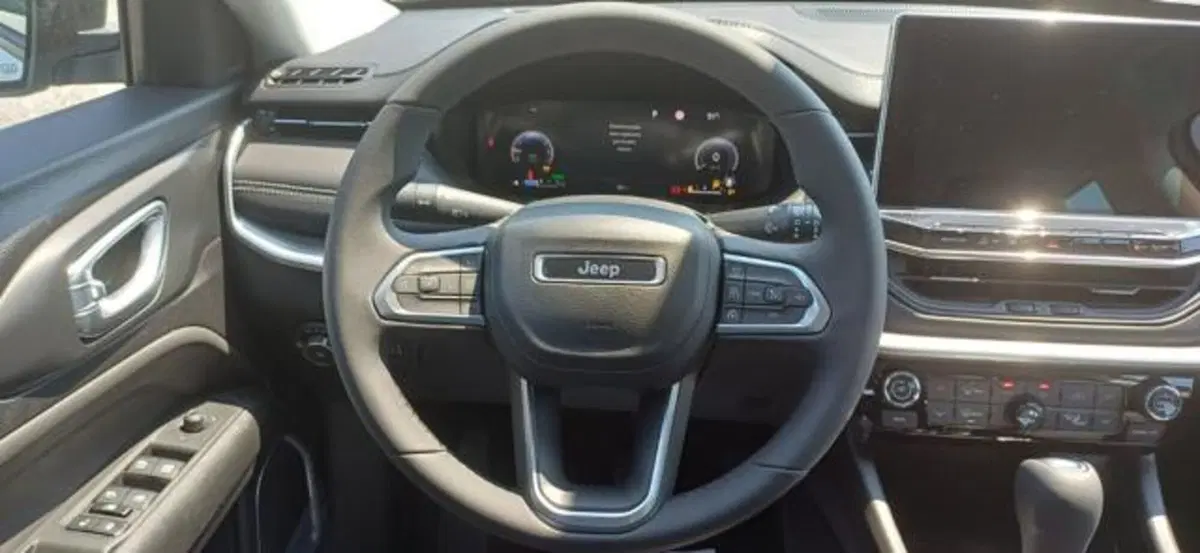 Jeep Compass nuova a Padova (13)