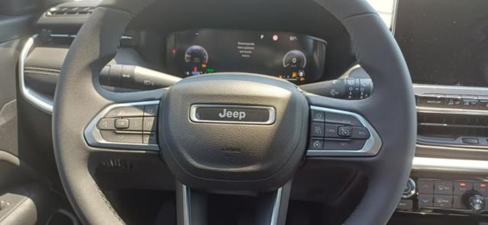 Jeep Compass nuova a Padova (16)