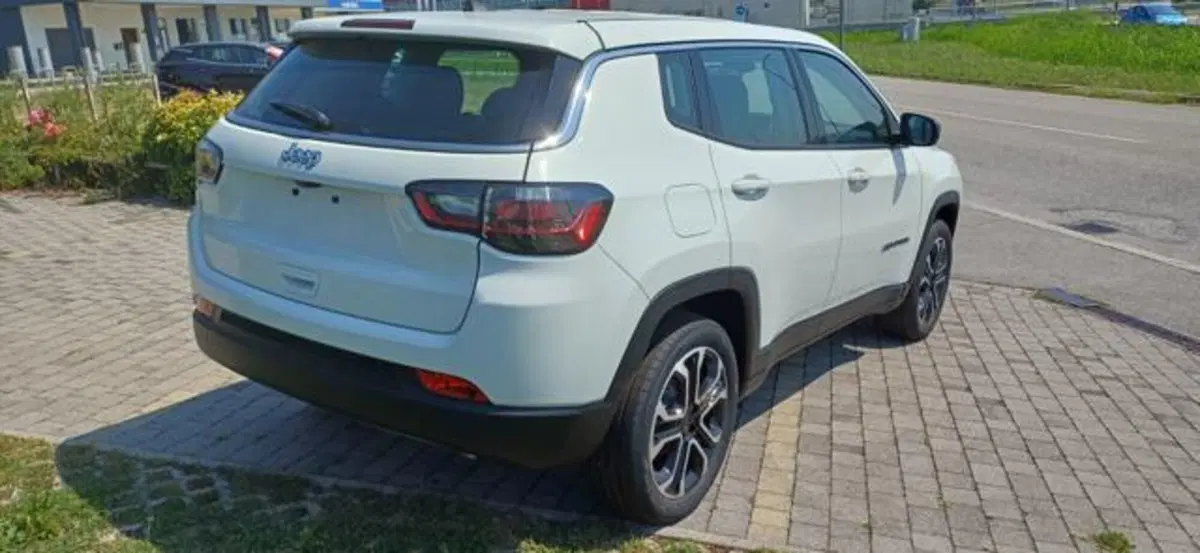 Jeep Compass nuova a Padova (3)