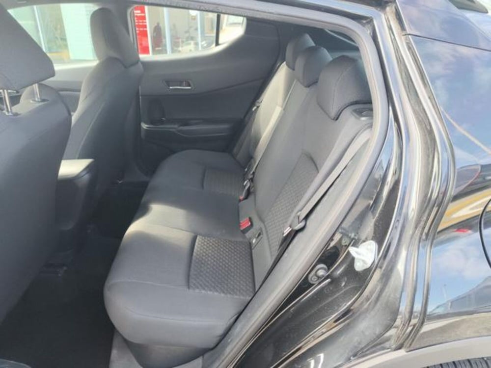 Toyota Toyota C-HR usata a Reggio Calabria (11)