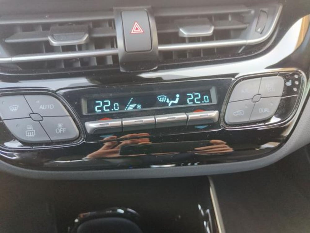 Toyota Toyota C-HR usata a Reggio Calabria (14)