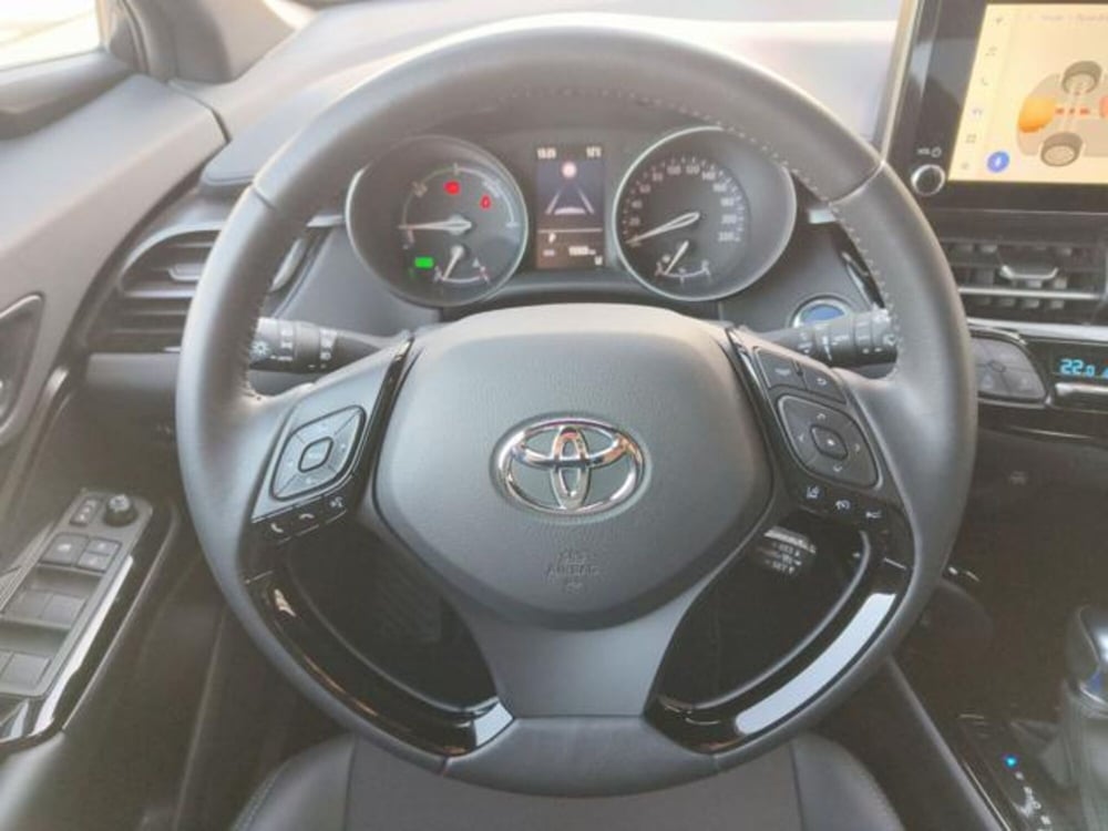 Toyota Toyota C-HR usata a Reggio Calabria (16)