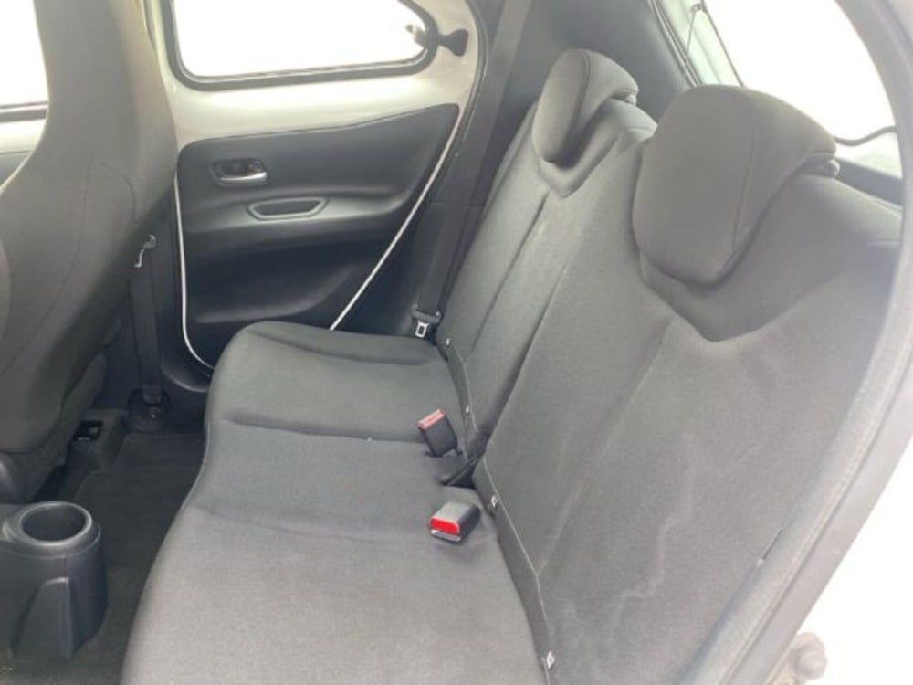 Toyota Aygo X usata a Vercelli (17)