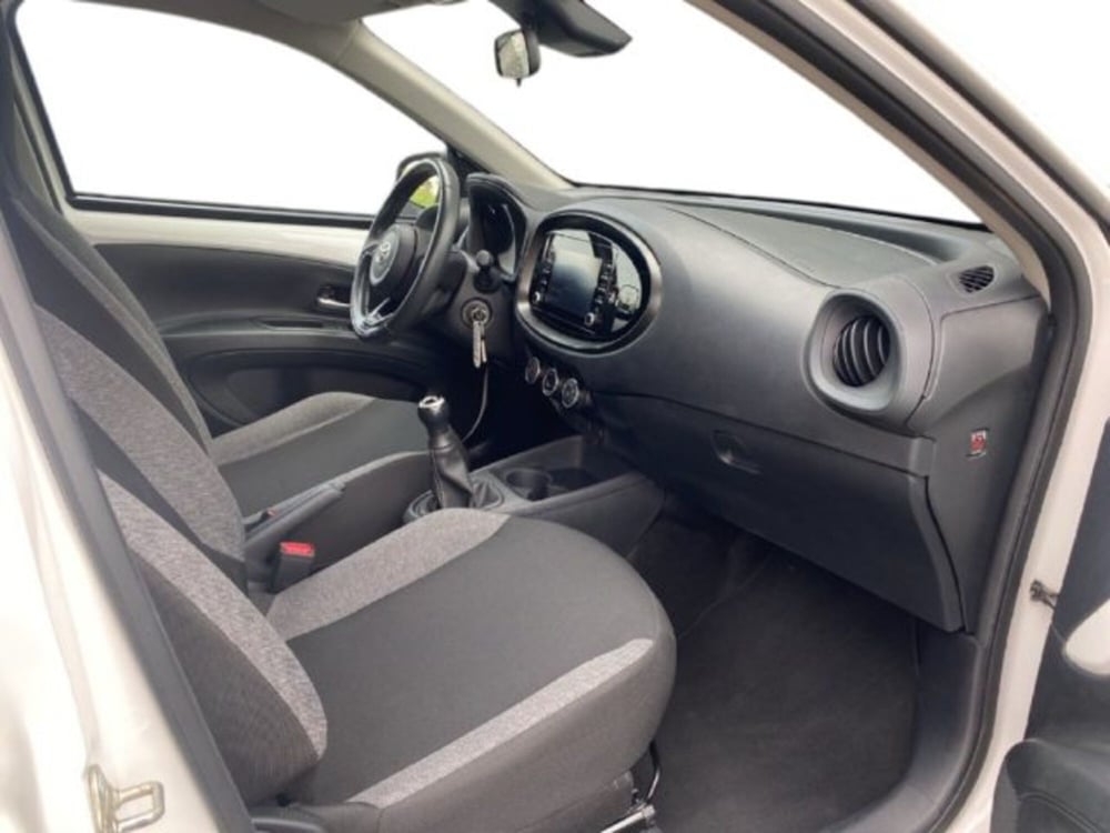 Toyota Aygo X usata a Vercelli (6)